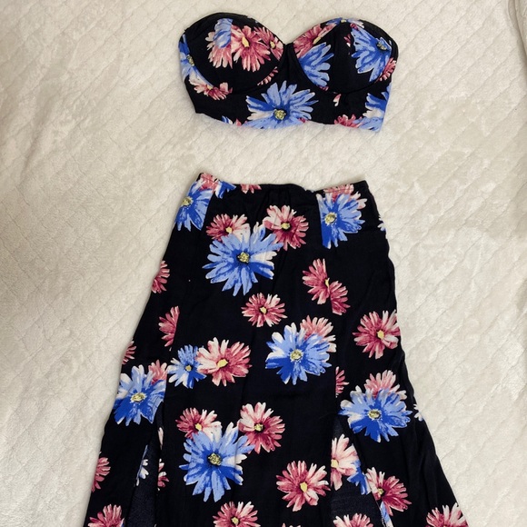 Two piece set - Picture 6 of 7